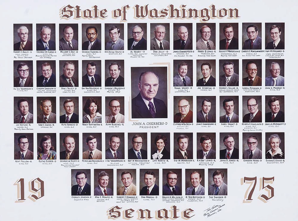 Senate class photo for the class of 1975